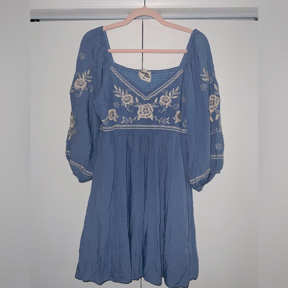 Savanna Jane Light Blue Embroidered sleeve and bodice Dress Size Medium- EUC